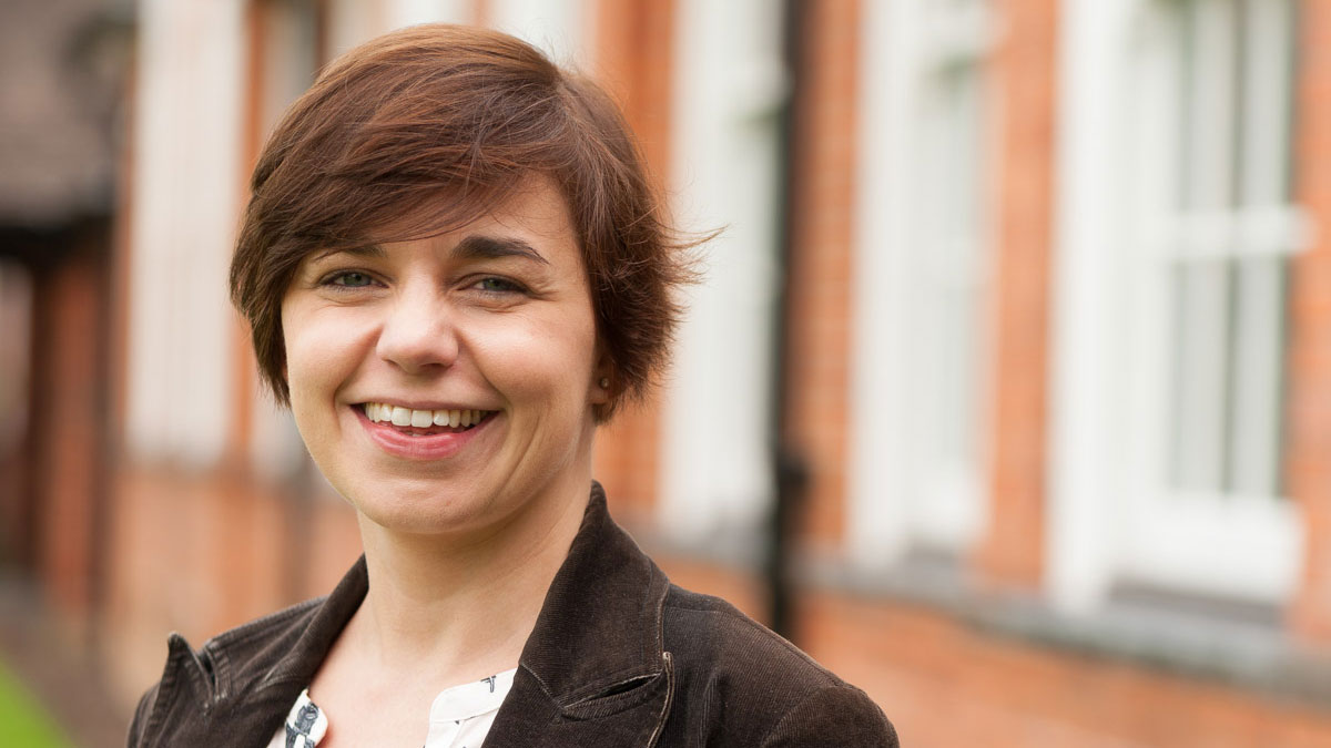 Dr Rachel Roberts